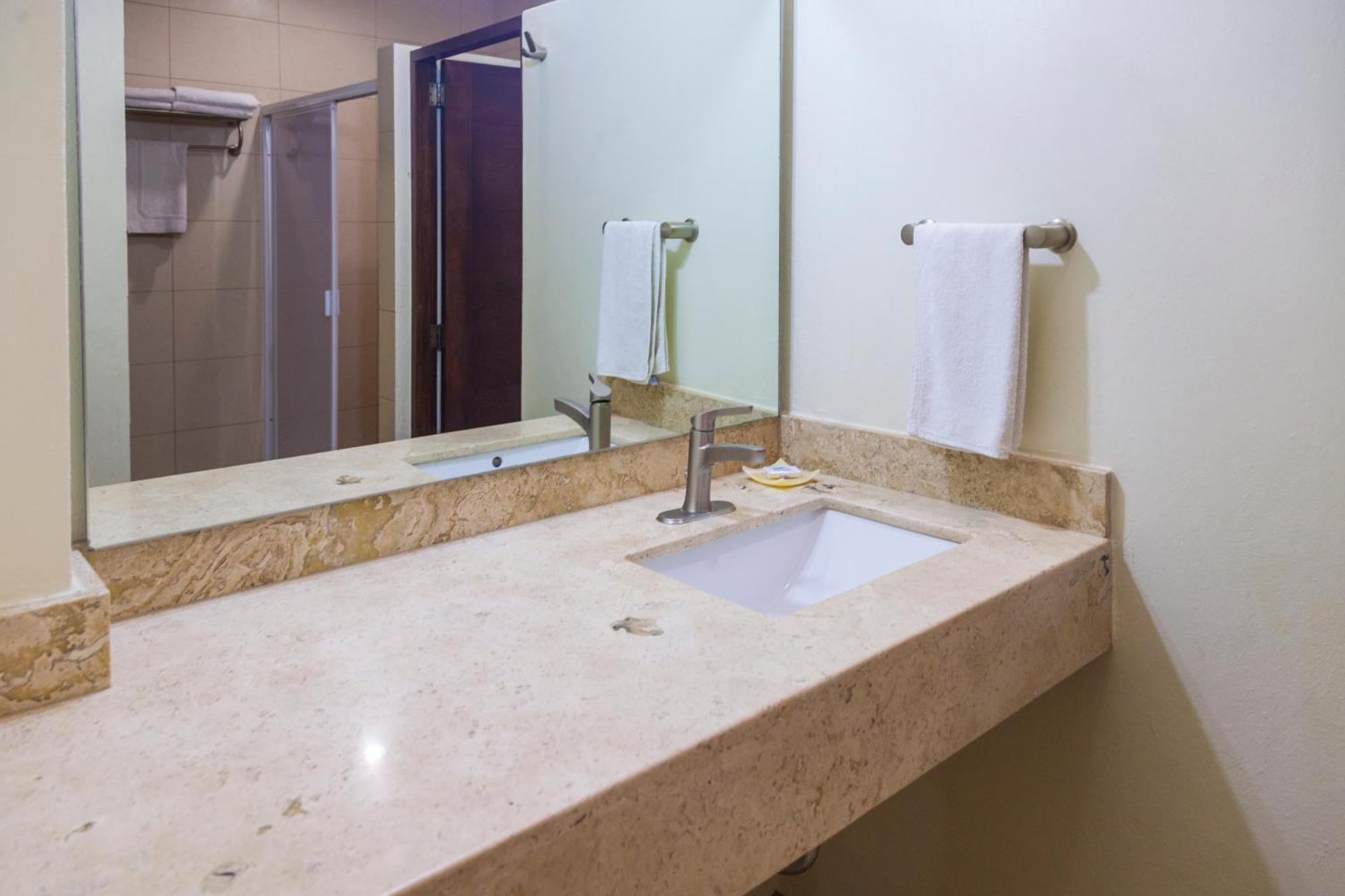 Hotel Nonni Санта-Крус-Хуатулко Экстерьер фото
